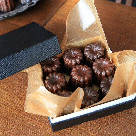 伝統的な製法にこだわってつくった蜜蝋カヌレ(18個入り)【送料無料】